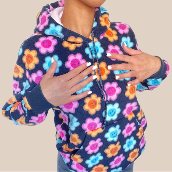 Floral Fleece Hoodie ๐ค - Picture 2 of 4